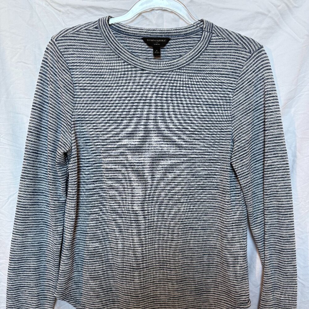 Women's Banana Republic Shirt - Size Small